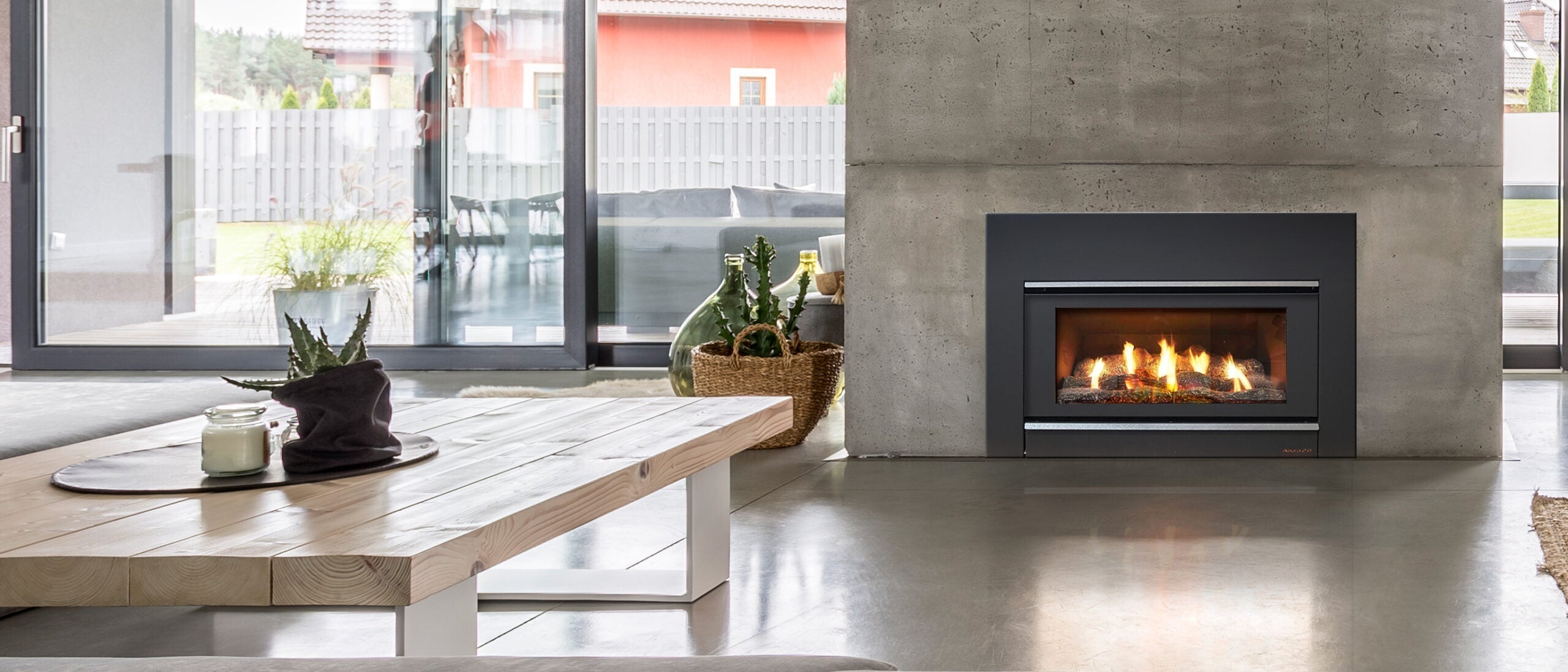 How much does it cost to run a gas fireplace?